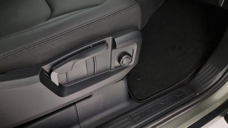 Land Rover Defender 110 3.0D I6 200 CV AWD Auto S