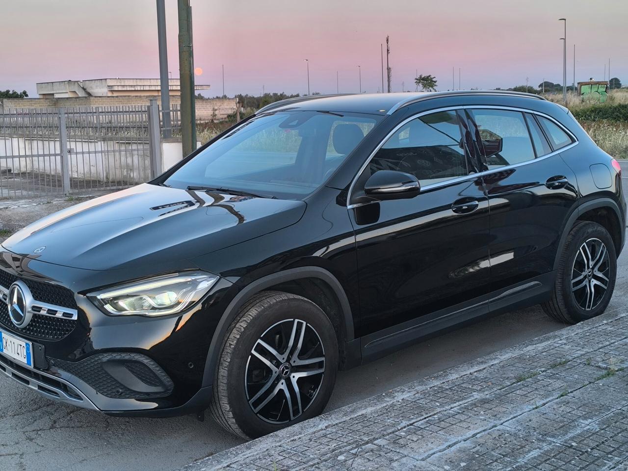 MERCEDES GLA SPORT PLUS 180cdi 09/2022 MOTORE 2.0 MERCEDES