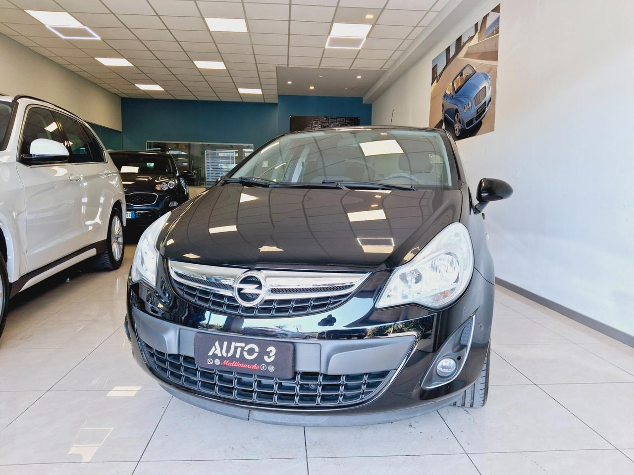 Opel Corsa 1.2 5 porte Cosmo
