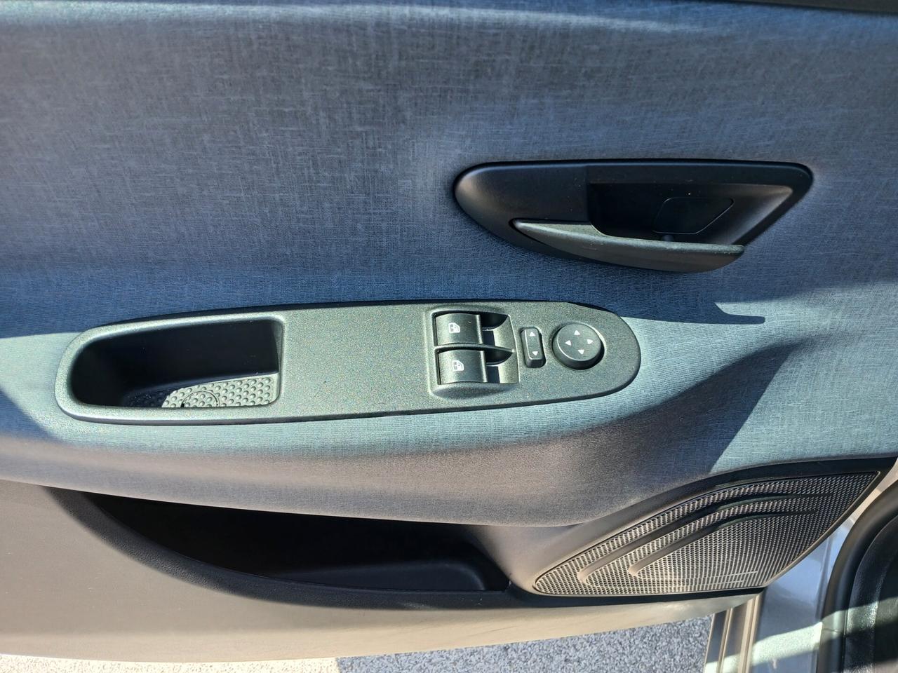 Lancia Ypsilon 1.0 HYBRID 70CV GOLD 2023