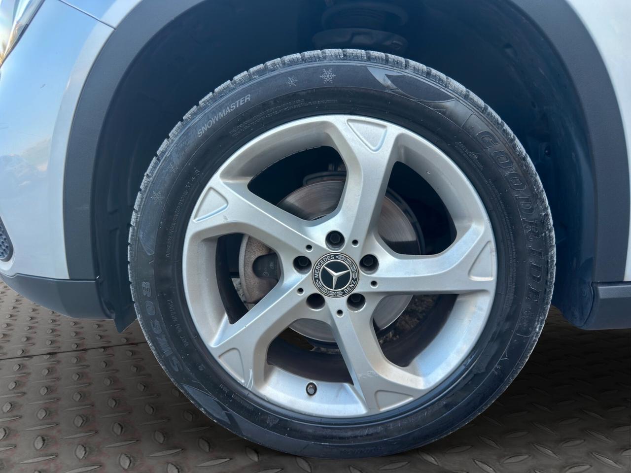 Mercedes-benz GLA 180 d Automatic Premium