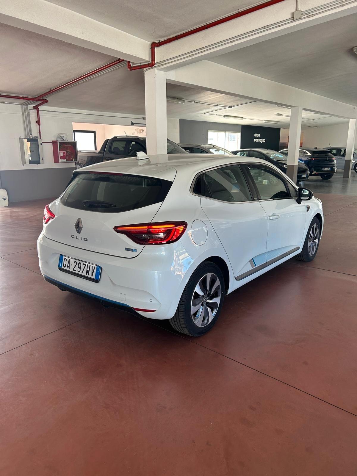 Renault Clio Full Hybrid E-Tech 140 CV 5 porte Initiale Paris