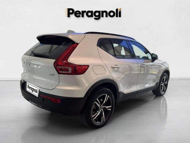 VOLVO XC40 B3 PLUS DARK AUTOMATICA KM0