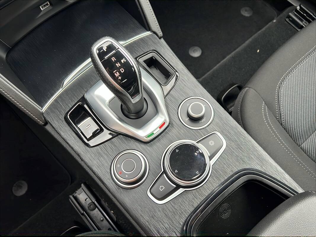 Alfa Romeo Stelvio 2.2 t Super rwd 160cv auto