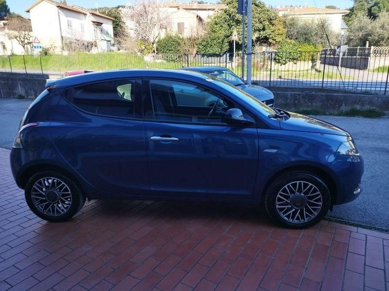 Lancia Ypsilon 1.0 FireFly 5 porte S&S Hybrid Gold Plus