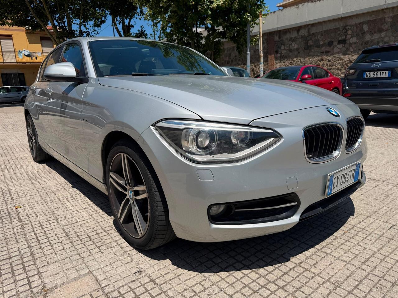 Bmw 118d sport con grande computer e telecamere 118 D