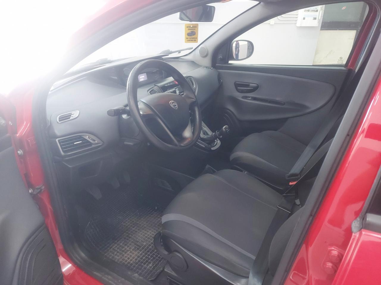 Lancia Ypsilon 2016 1.2 GAS GPL Ecochic TAGLIANDATA