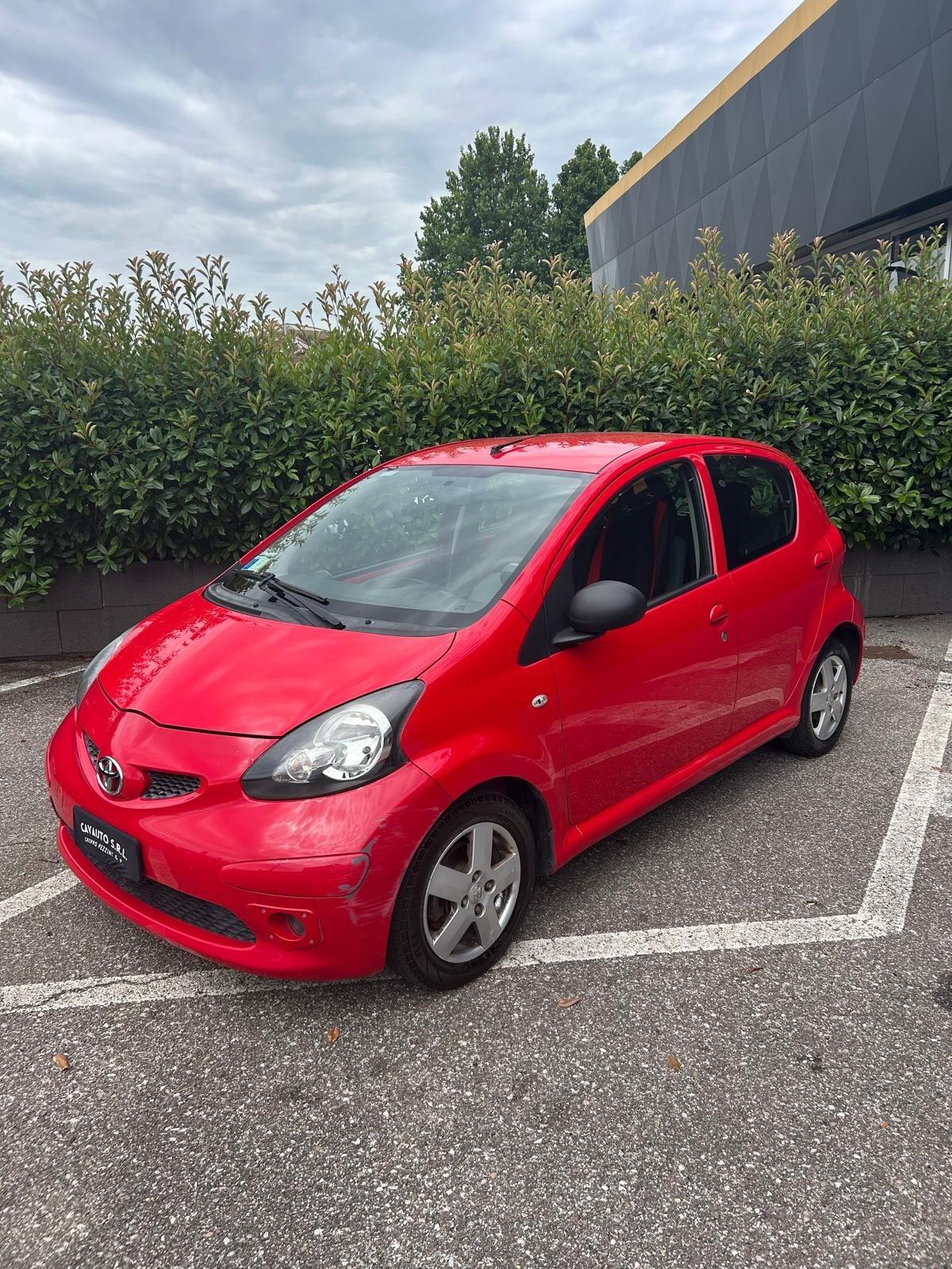 Toyota Aygo 1.4 turbodiesel 5 porte Sol
