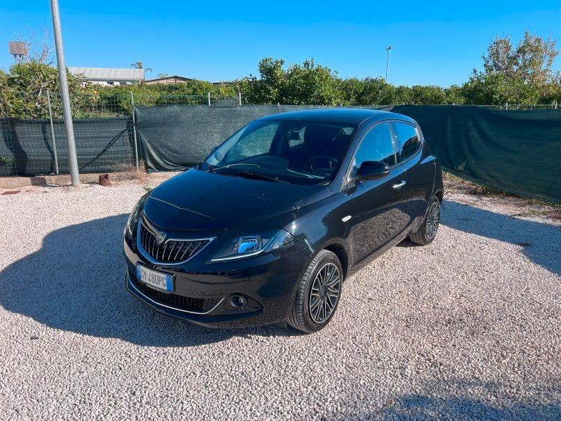 Lancia Ypsilon 1.0 FireFly 5 porte S&S Hybrid Gold