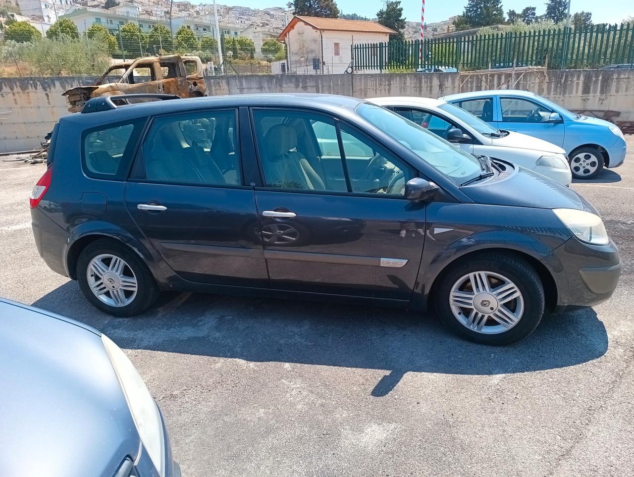 Renault Scenic Grand Scénic 1.9 dCi Confort Authentique