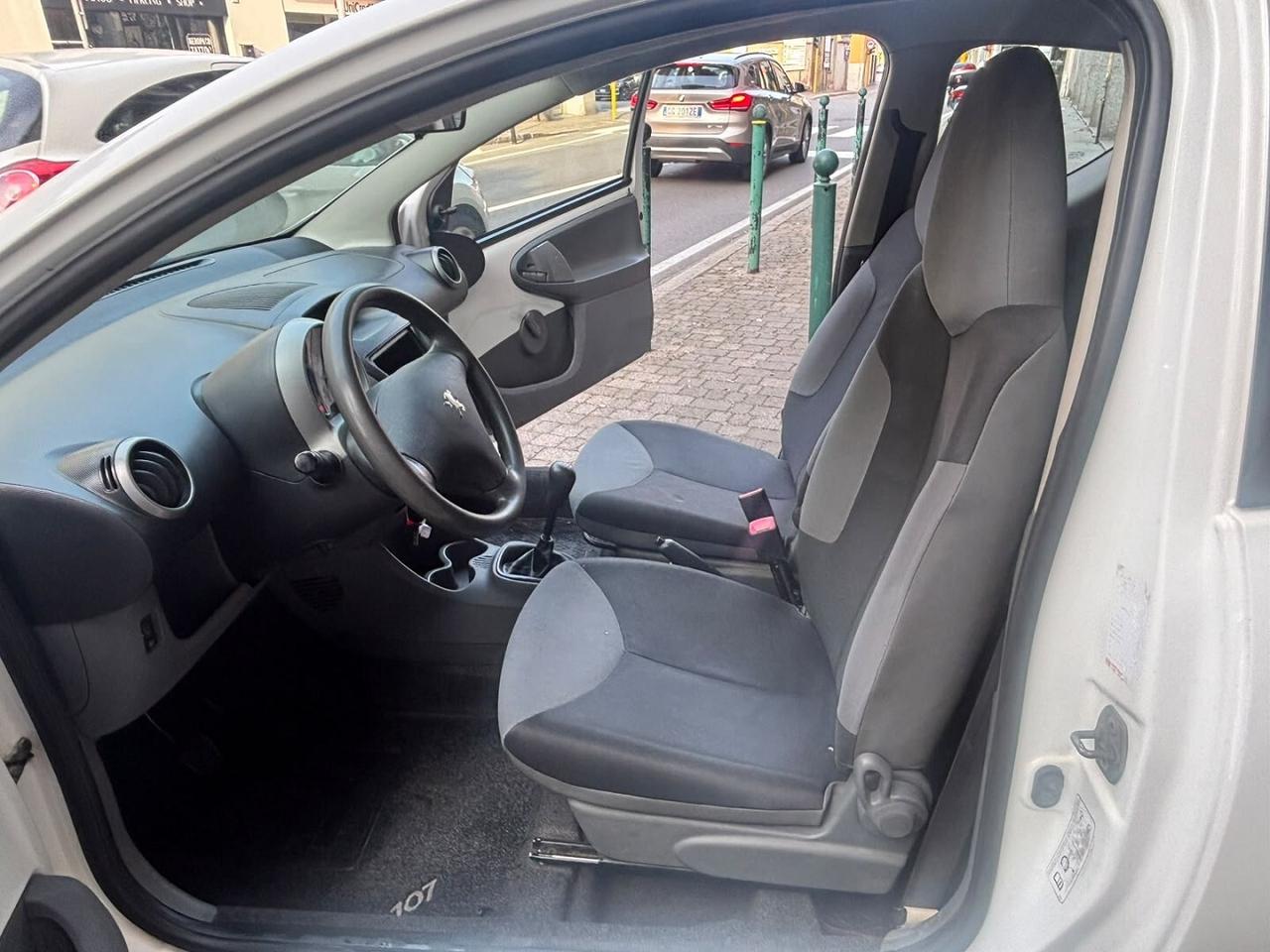 PEUGEOT 107 1.0 68 CV