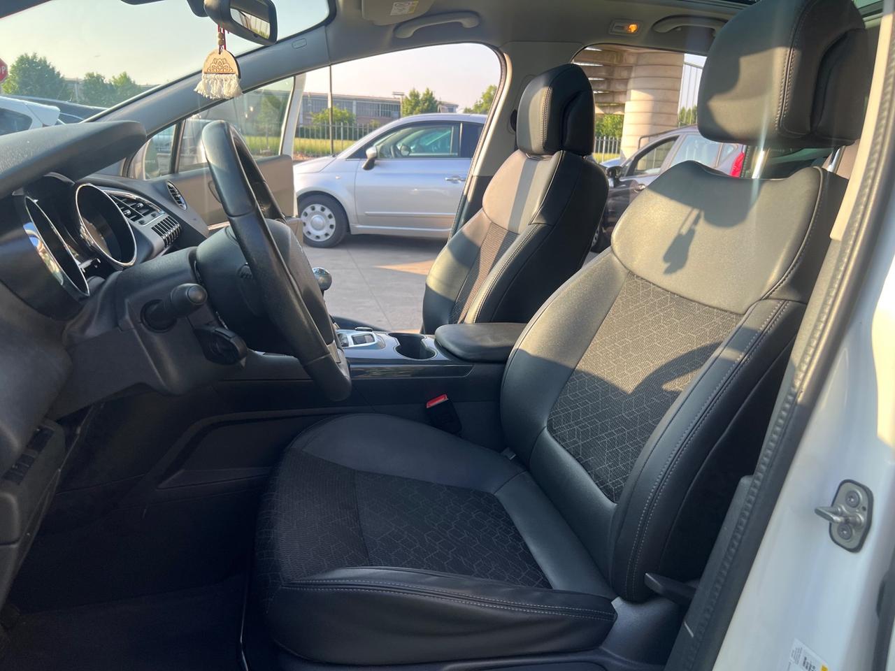 Peugeot 3008 1.6 HDi 115CV Allure