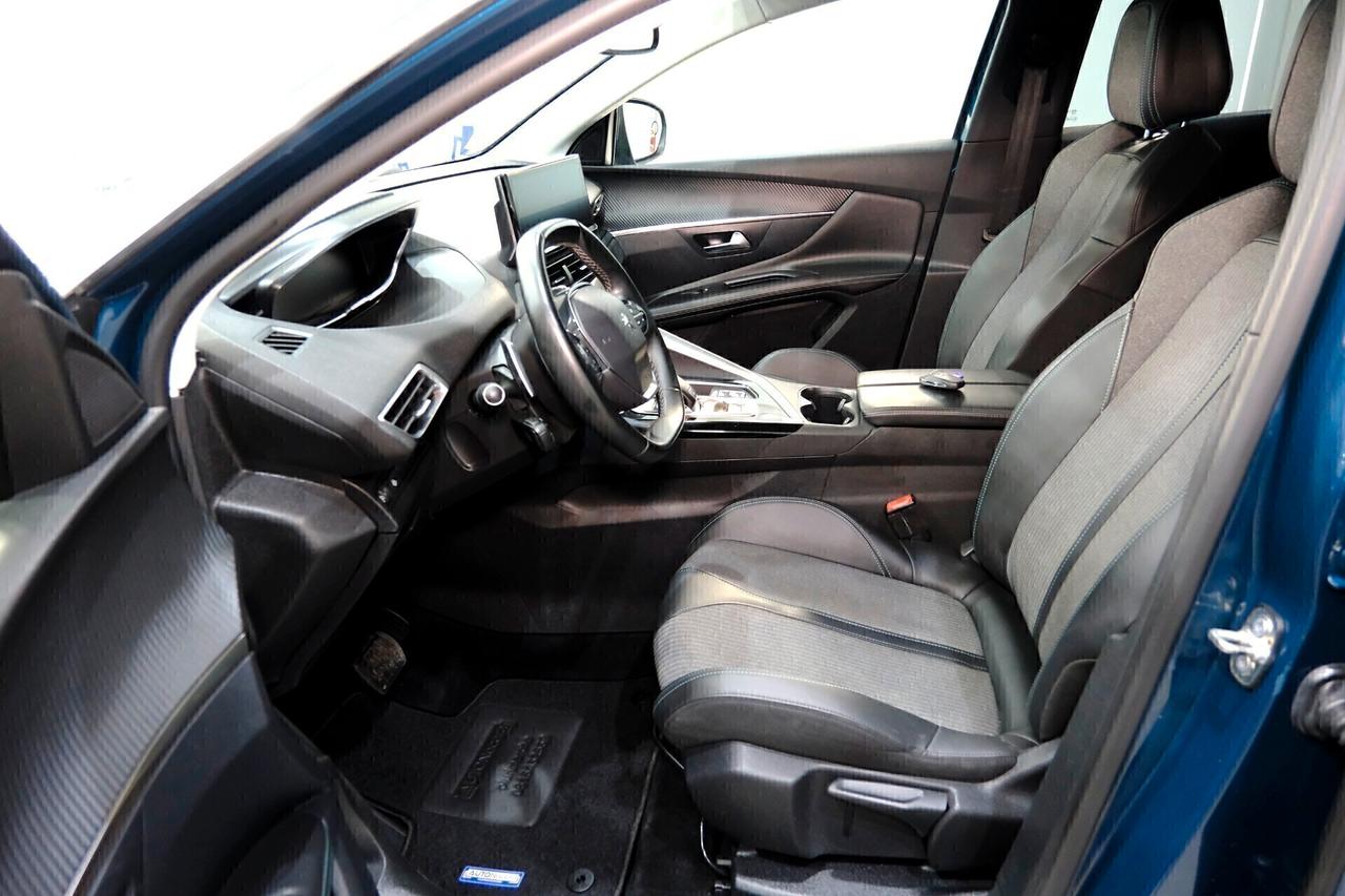 Peugeot 3008 1.5 Blue HDi 130 cv ALLURE EAT8 Cockpit