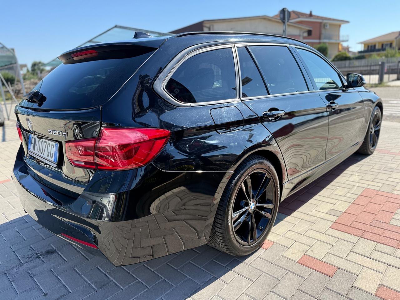 Bmw 320d xDrive Touring Msport-ESTERNO-190CV