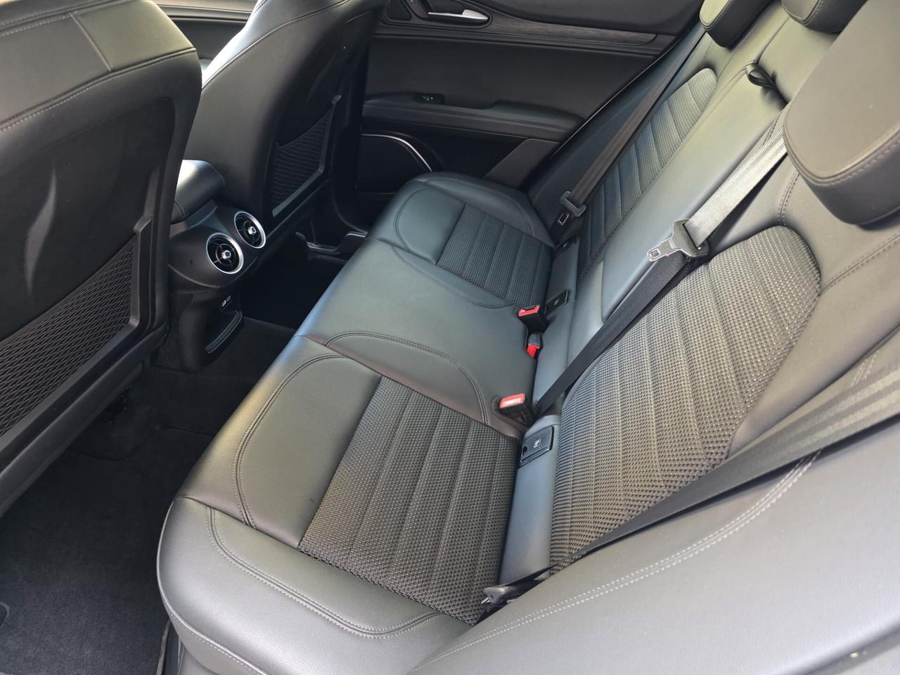 Alfa Romeo Stelvio 2.2 210 CV AT8 Q4 Business T...