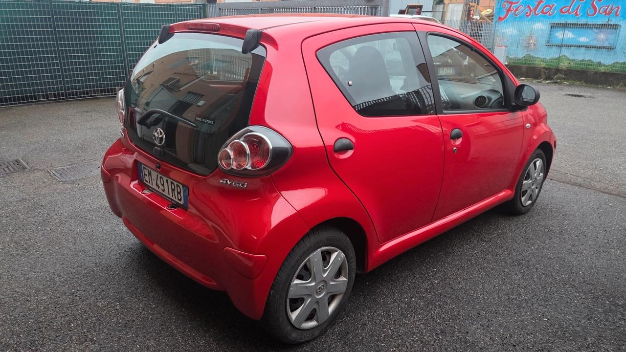 Toyota Aygo 1.0 12V VVT-i 5 porte Sol Connect