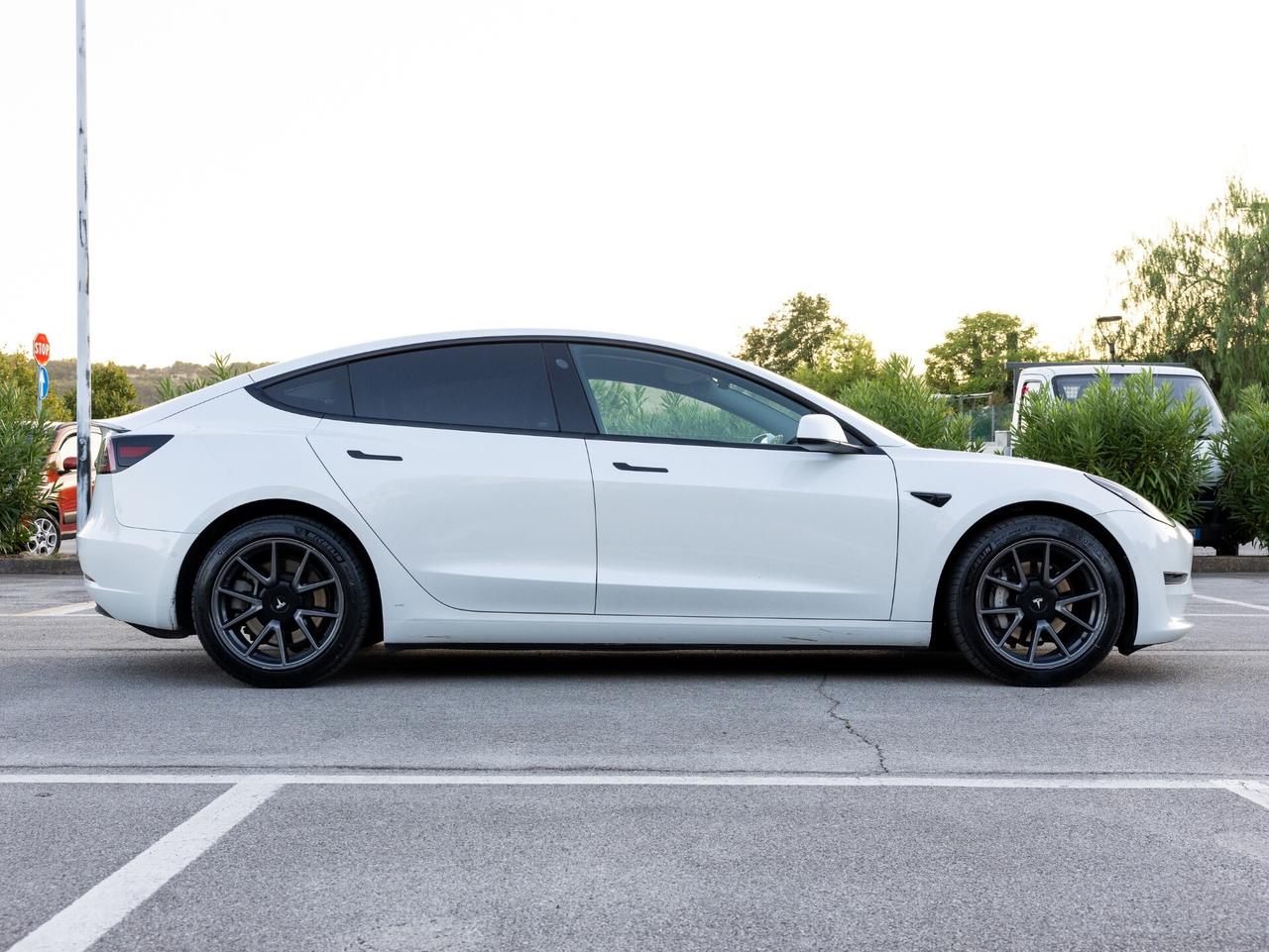 Tesla Model 3 Long Range Dual Motor AWD