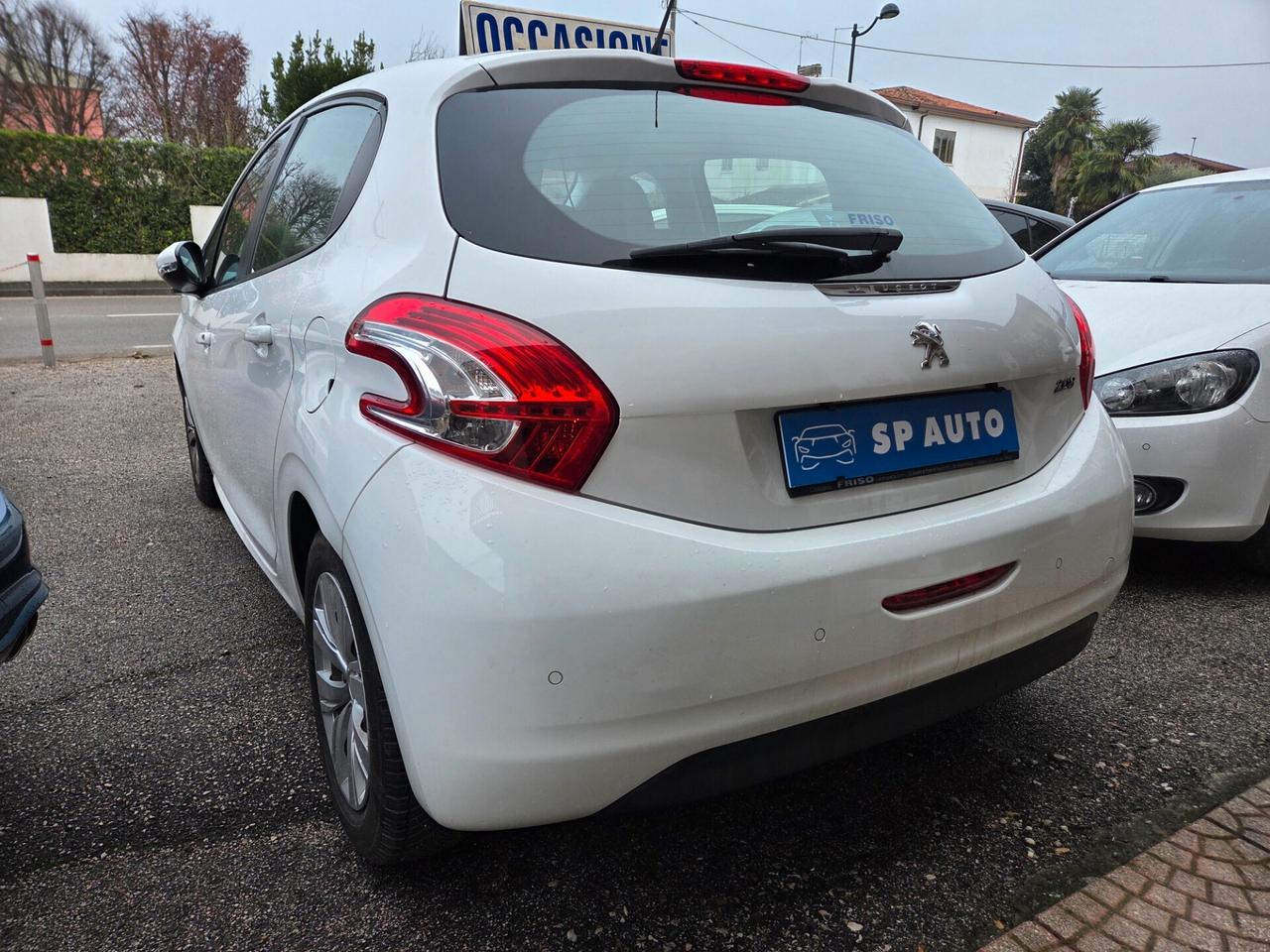 Peugeot 208 Neopatenatati - 2012