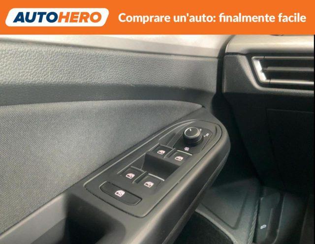 VOLKSWAGEN Golf 1.0 eTSI EVO DSG Life
