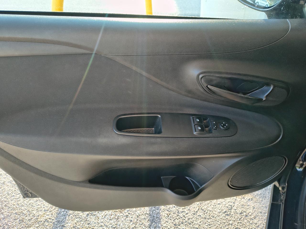 Fiat Punto 1.2 Street 5 porte 69 CV.
