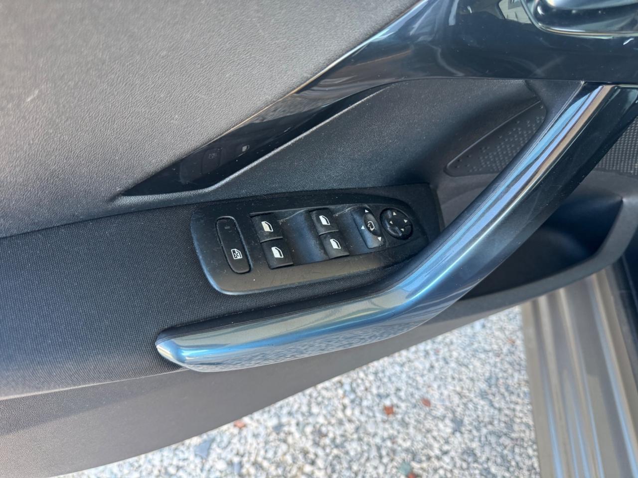 Peugeot 208 1.2 VTi 82 CV 5 porte Allure