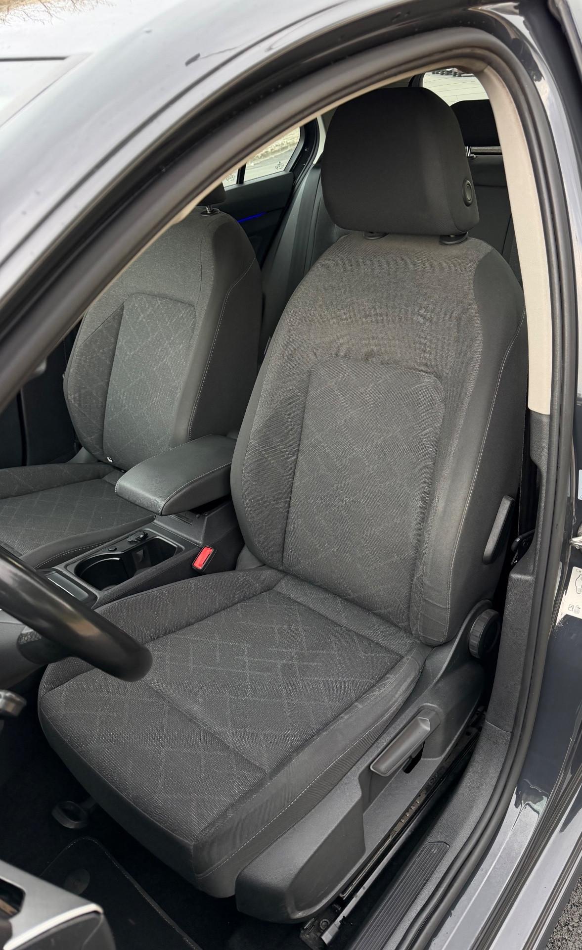 Volkswagen Golf 2.0 Tdi 115CV Life LED/LUCI AMBIE