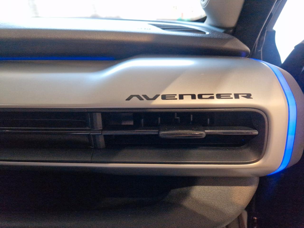 Jeep Avenger 1.2 Turbo 110 CV MHEV Summit