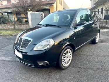 Lancia Ypsilon 1.2 Versus per Neopatentati