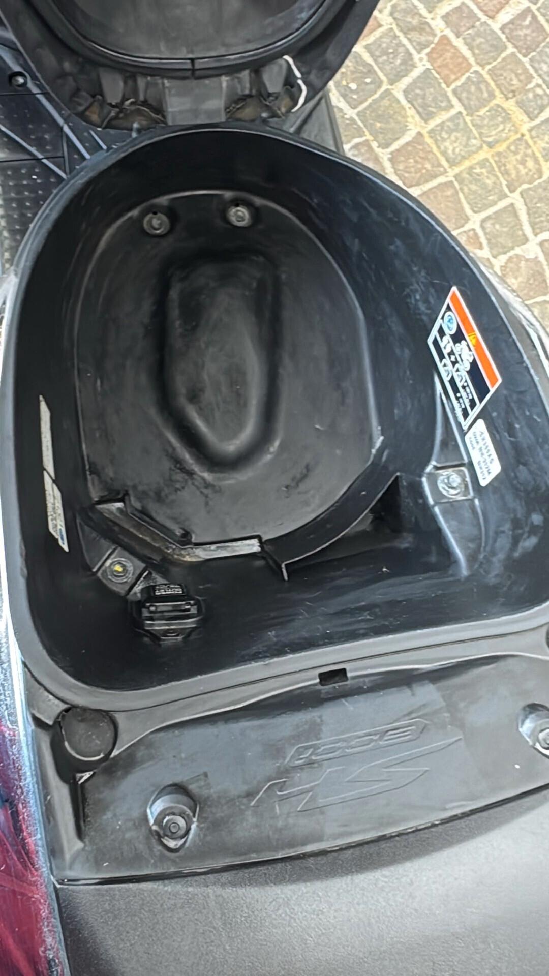 Honda SH 300 Base