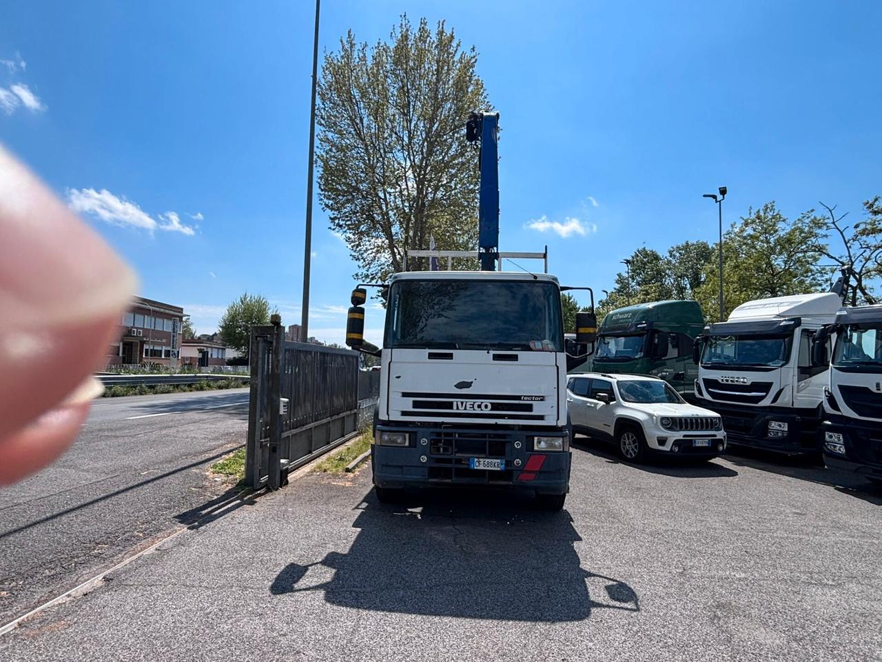 Iveco eurocargo 180E280 gru e ribaltabile