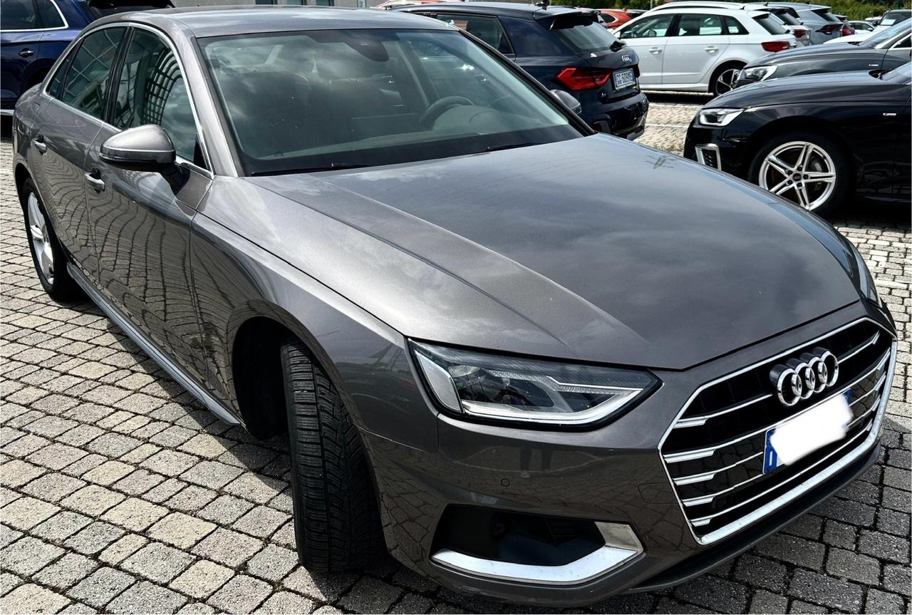 Audi A4 Avant 30 TDI/136 CV S tronic S line edition