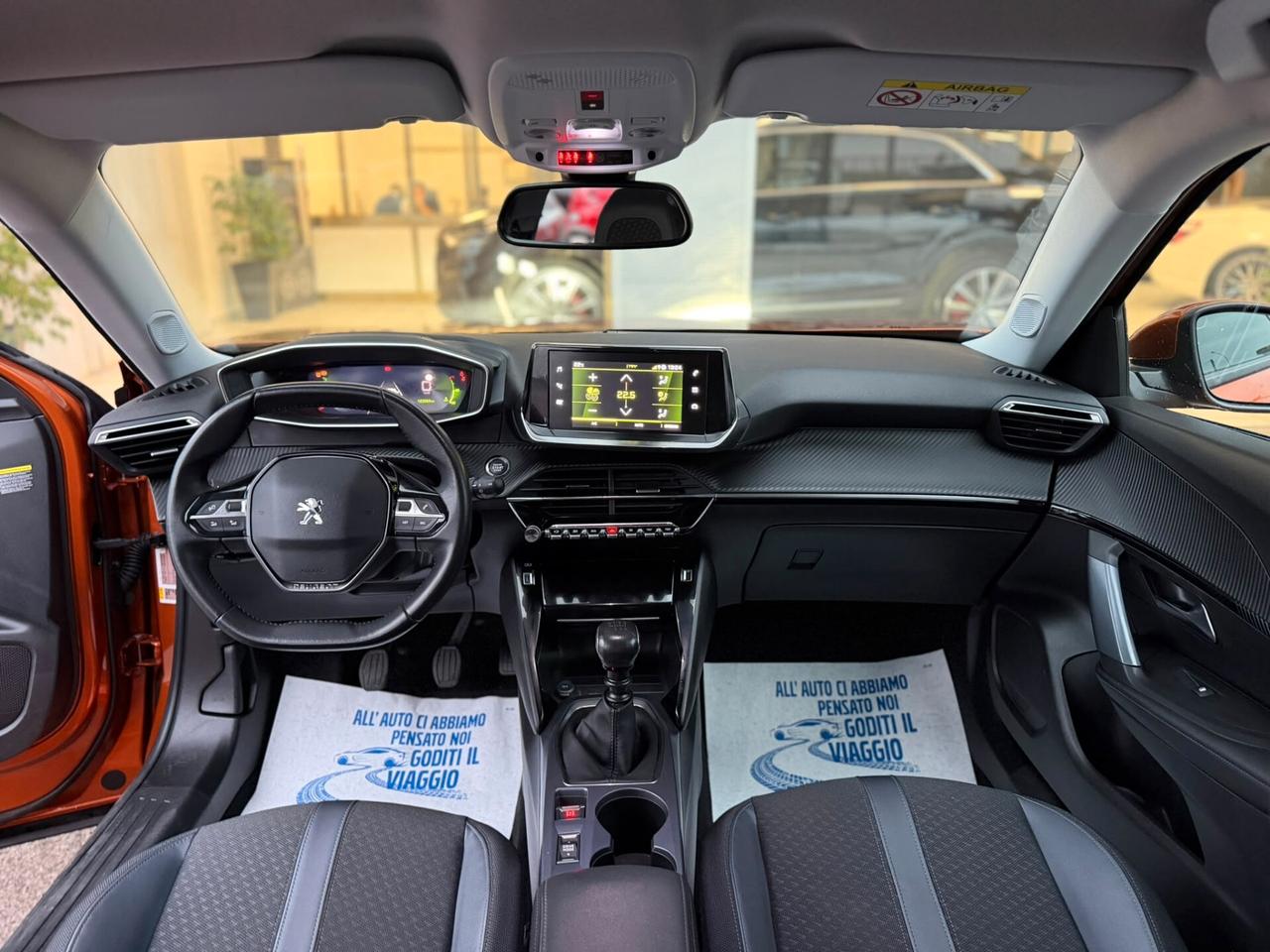 Peugeot 2008 PureTech 100 S&S Allure Navi Pack