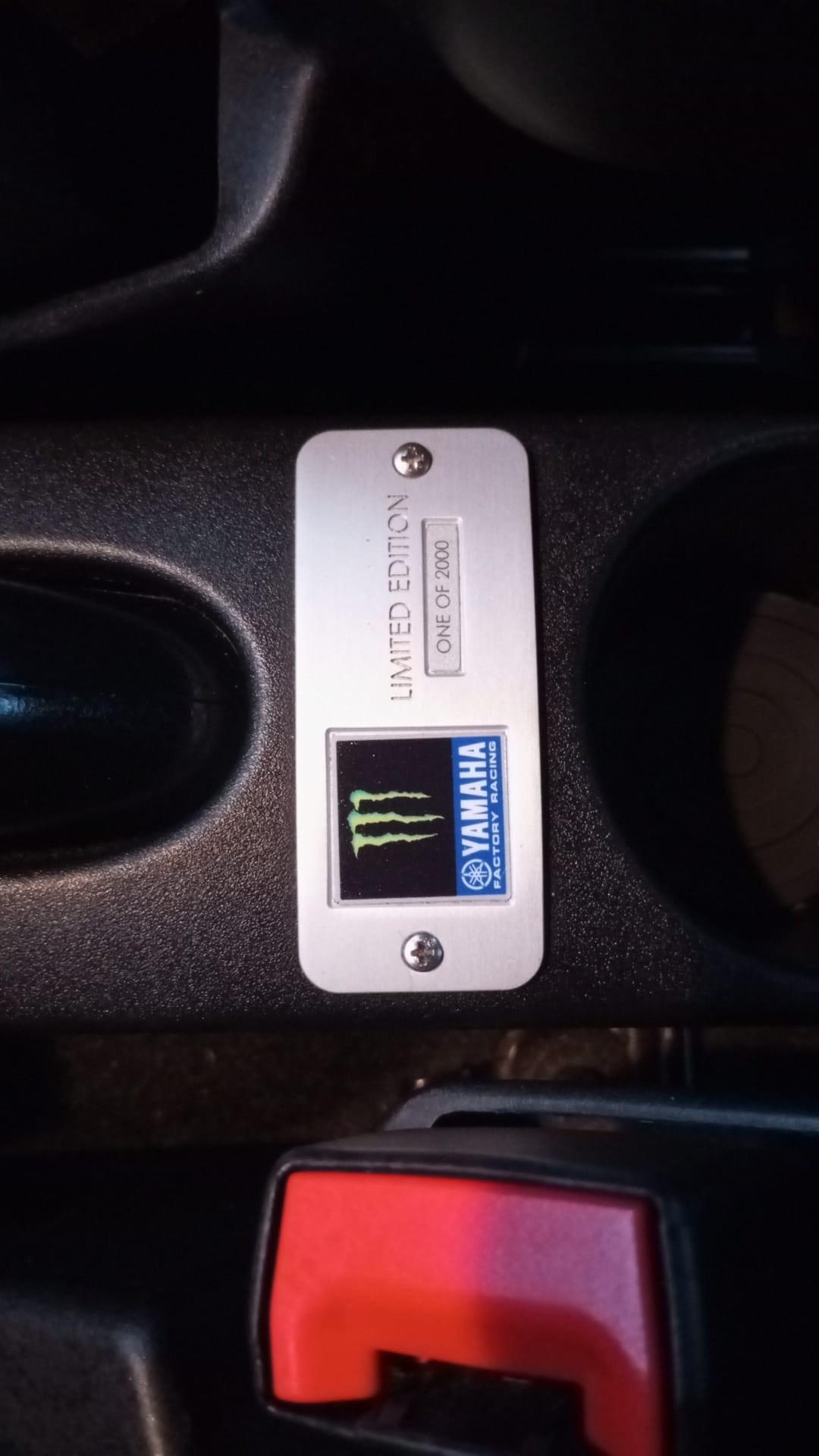 Abarth 595 1.4 Turbo T-Jet 165 CV Monster Energy Yamaha