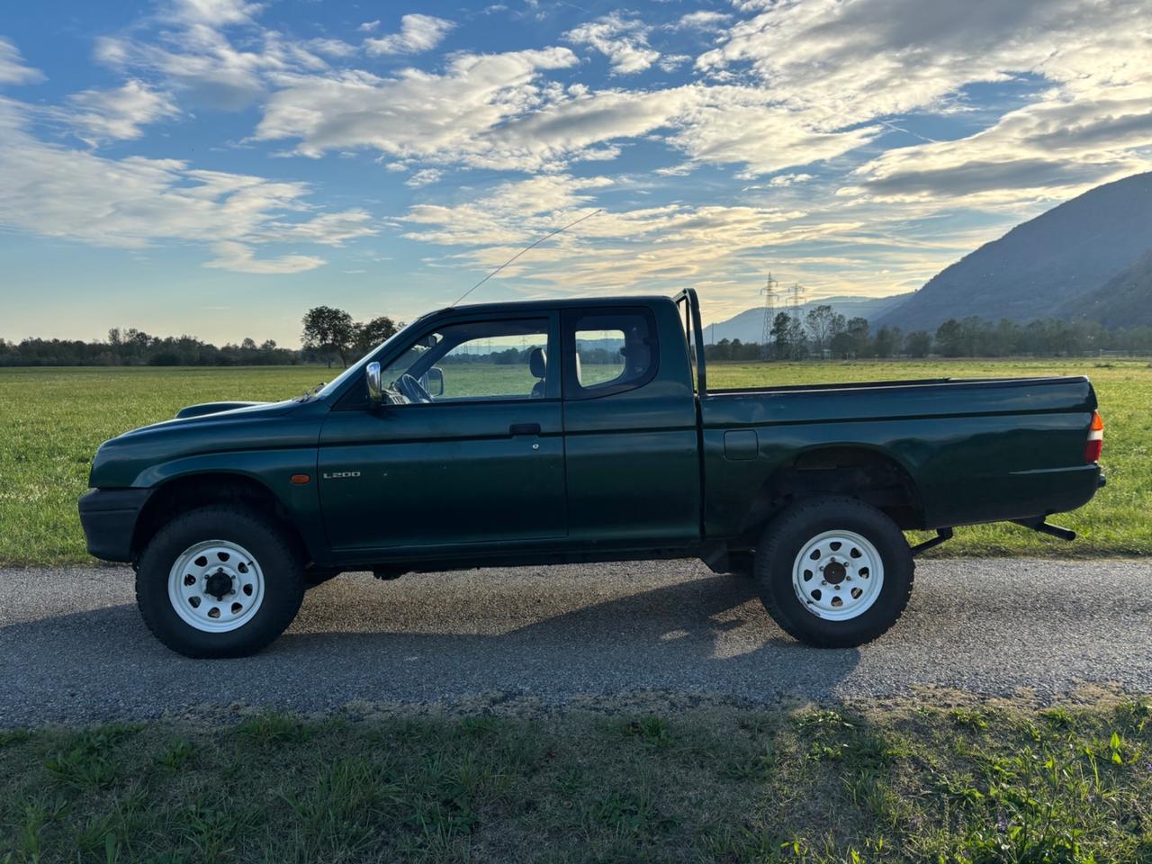 Mitsubishi L200 2.5 AUTOCARRO MOLTISSIMI LAVORI ESEGUITI