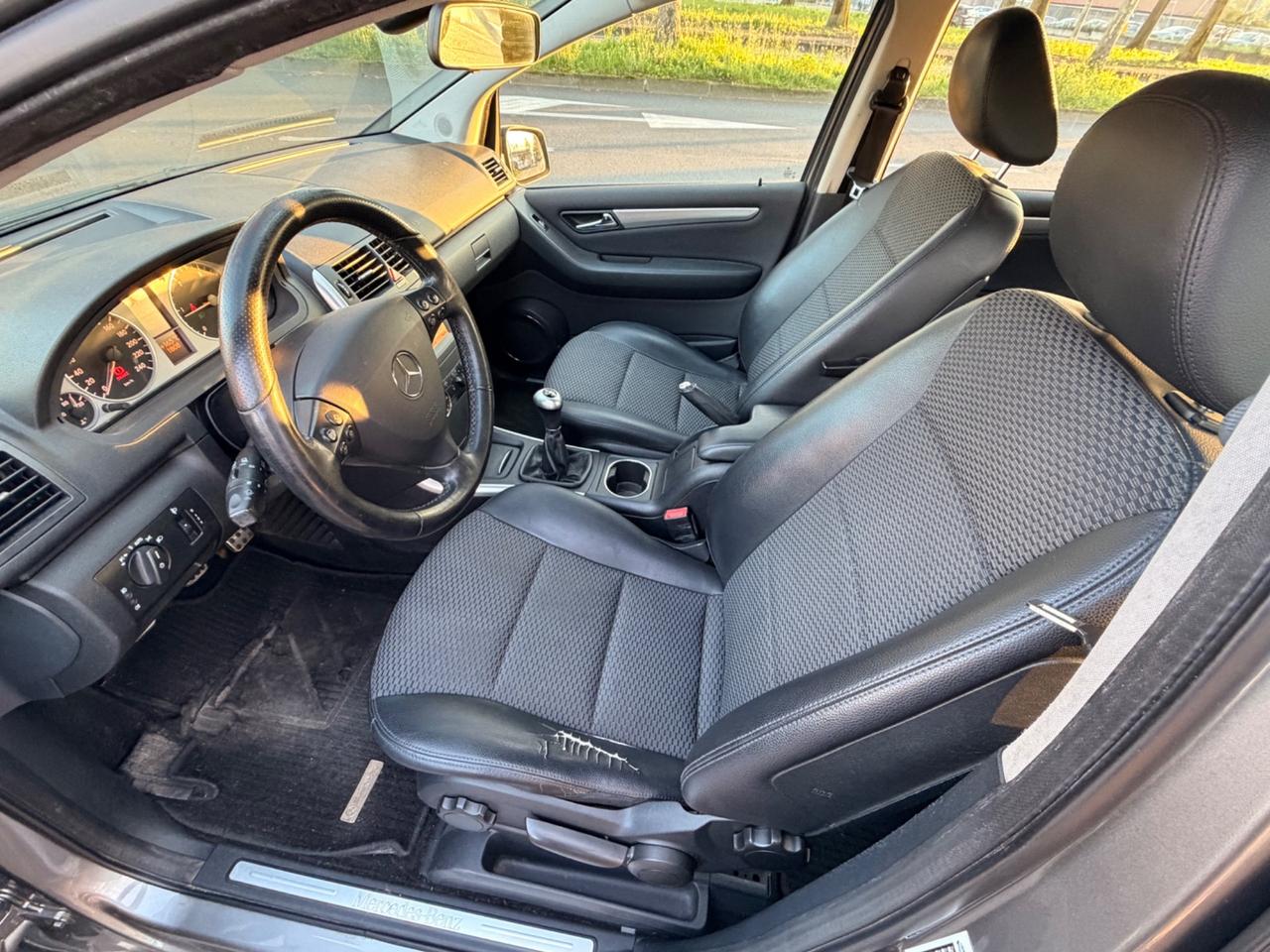 Mercedes-benz A 160 CDI BlueEFFICIENCY Avantgarde