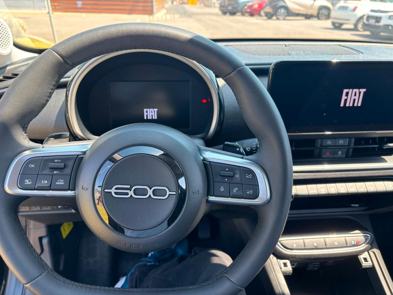 Fiat 600 Hybrid 110 CV DCT MHEV La Prima