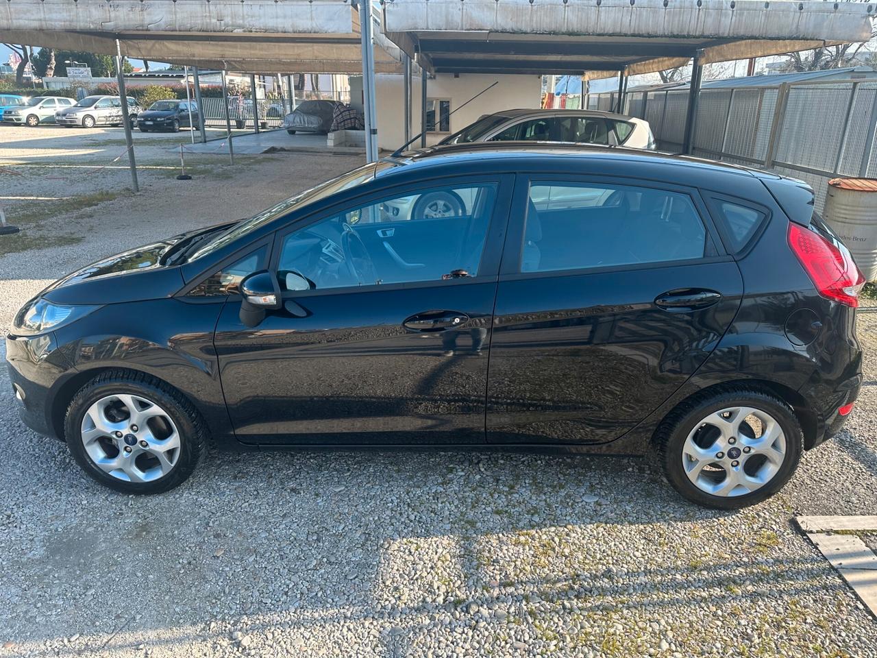 Ford Fiesta 1.4 TDCi 70CV 5 porte Titanium