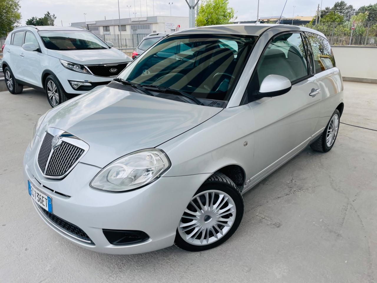 Lancia Ypsilon 1.2 69 CV Unyca 75000km!