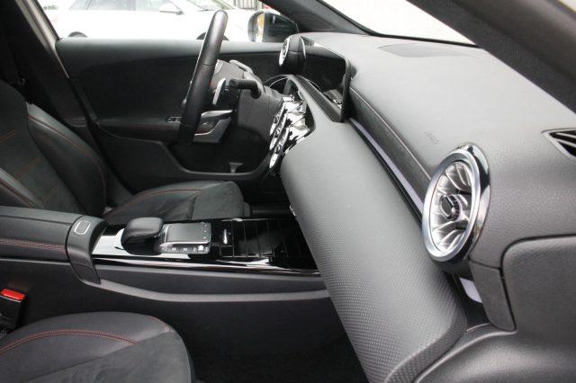 MERCEDES-BENZ A 180 dAutomatic AMGLine Premium Night Edition Uniprop.