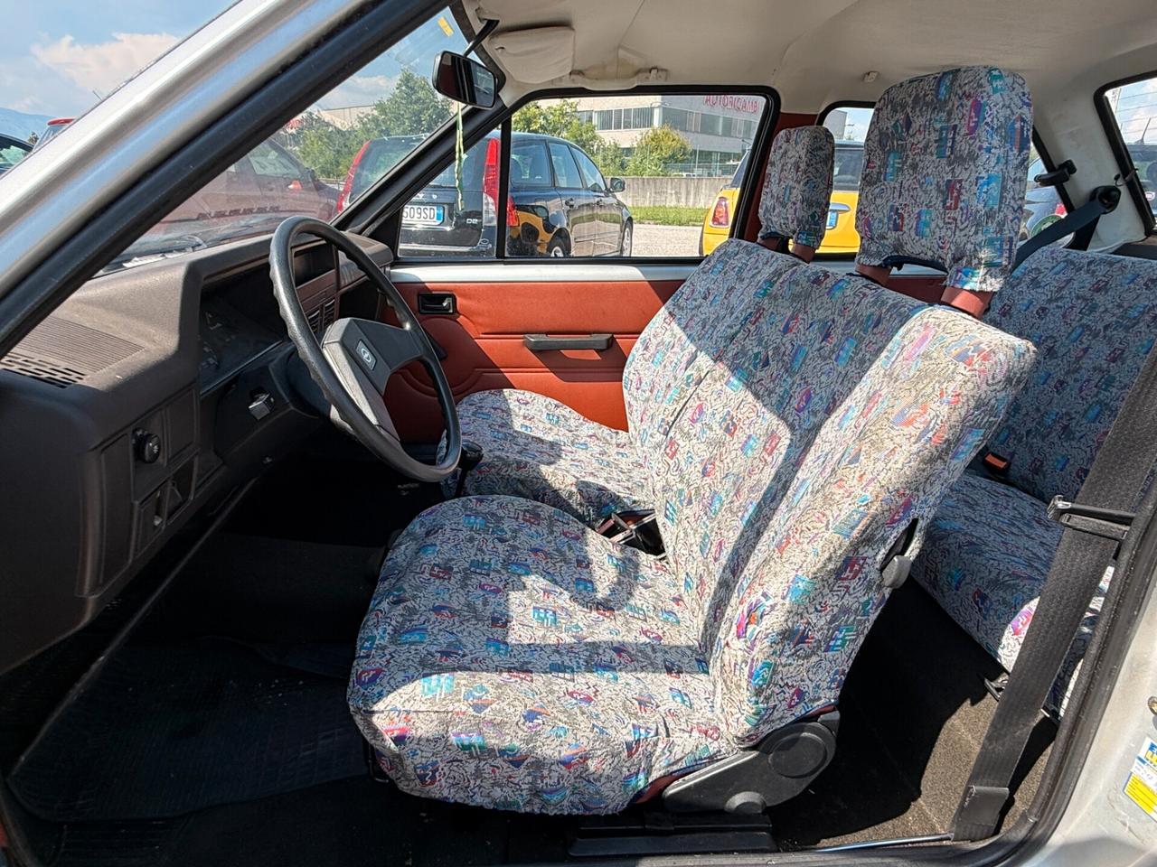 Opel Corsa 1.2 2 Porte TR