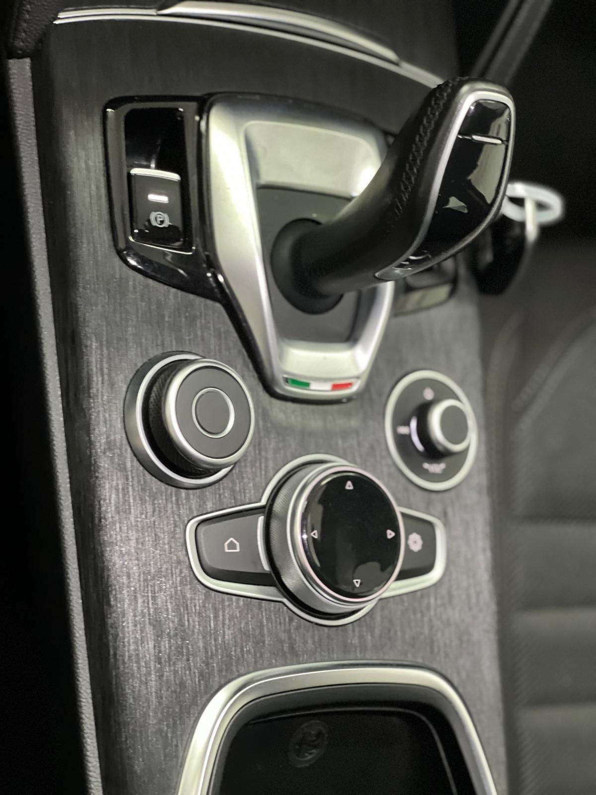 Alfa Romeo Stelvio 2.2 Turbodiesel 190 CV AT8 RWD Business