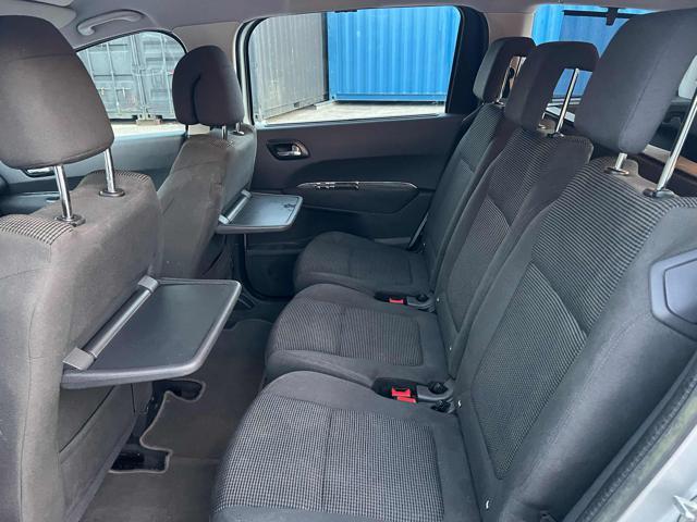 PEUGEOT 5008 7posti 1.6 HDi 112CV senza nessun lavoro da fare