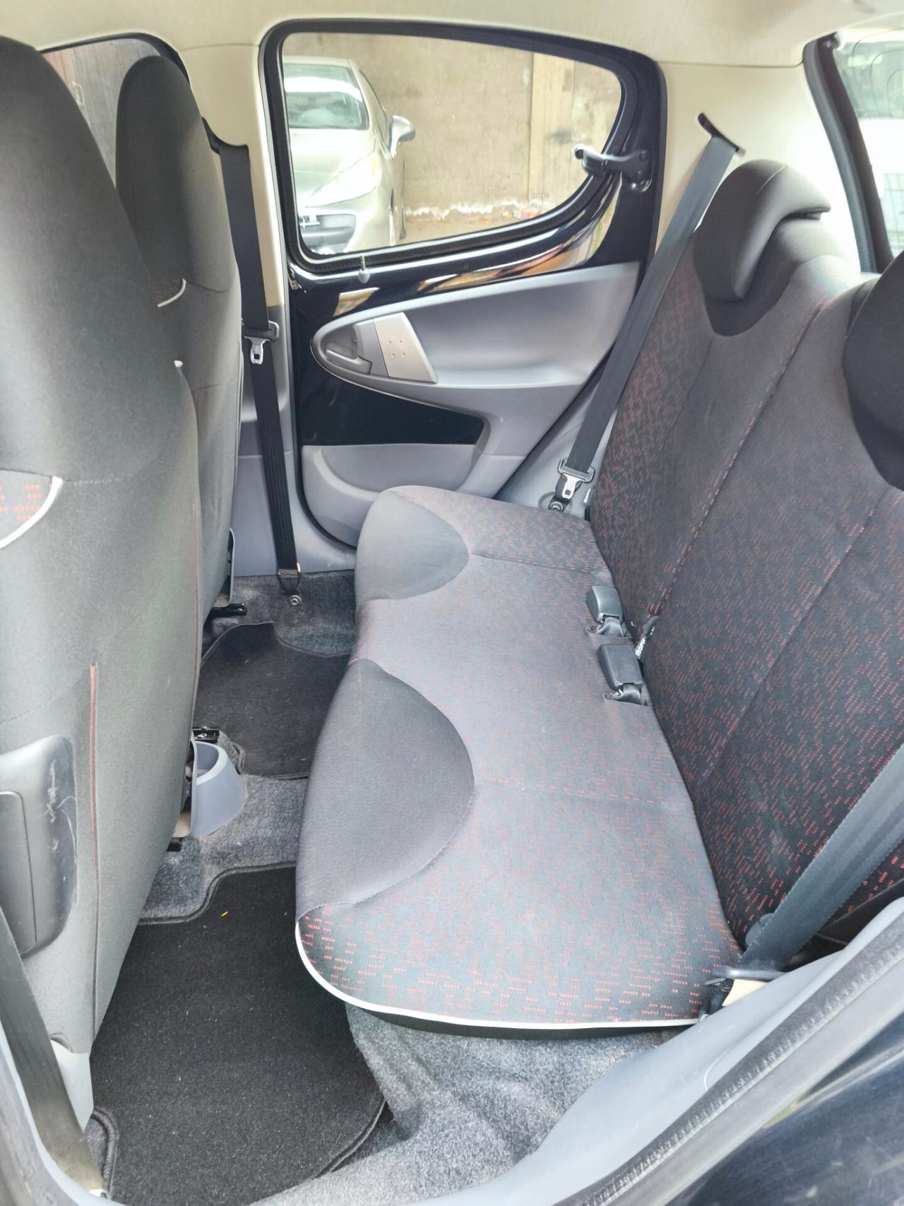 Peugeot 107 1.0 68CV 5p. Sweet Years