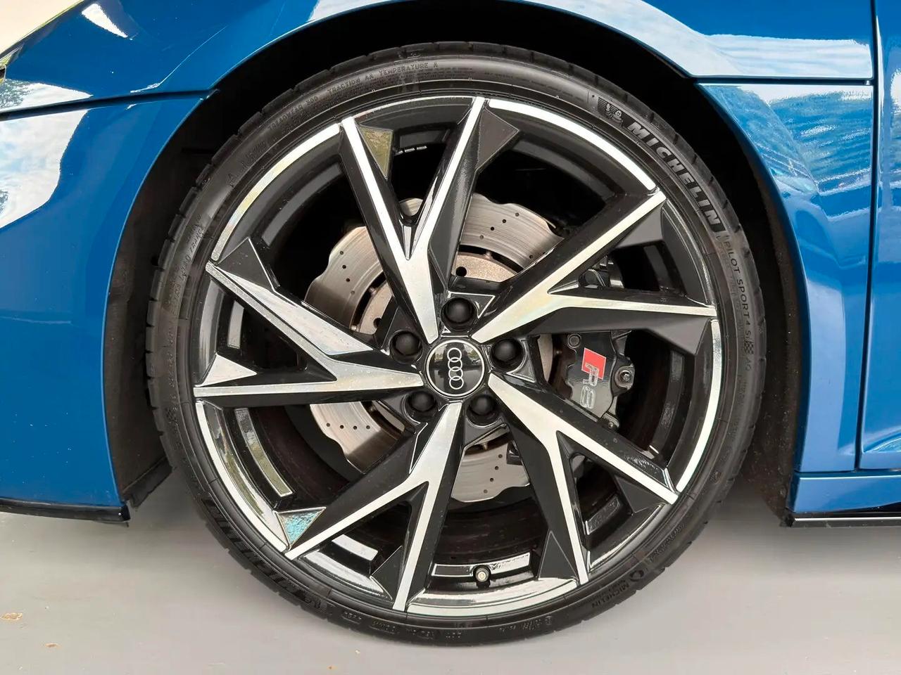 Audi R8 Coupé V10 quattro S tronic performance