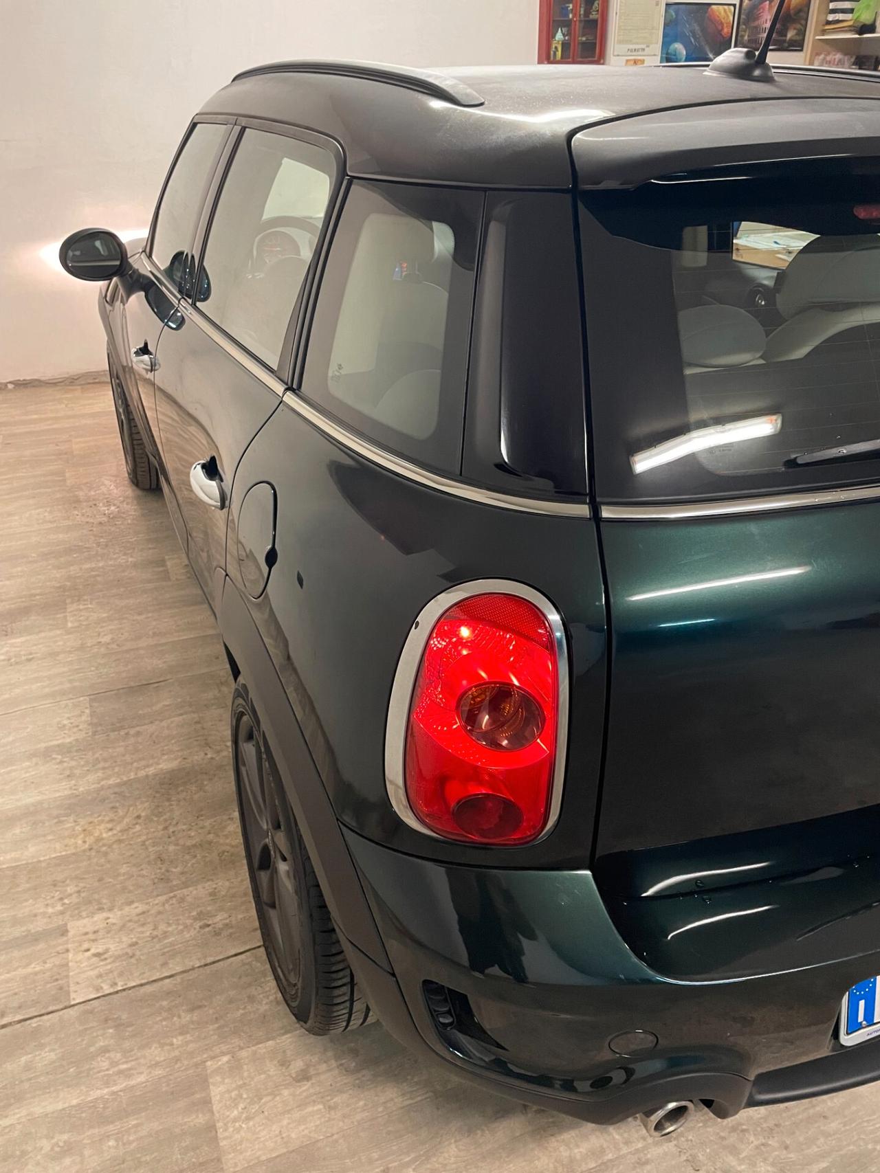 Mini Cooper Countryman SD 2.0 143 CV ALL4 Full optional Distribuzione