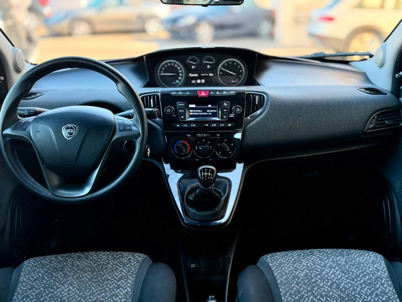 Lancia Ypsilon 1.0 FireFly 5 porte S&S Hybrid Silver