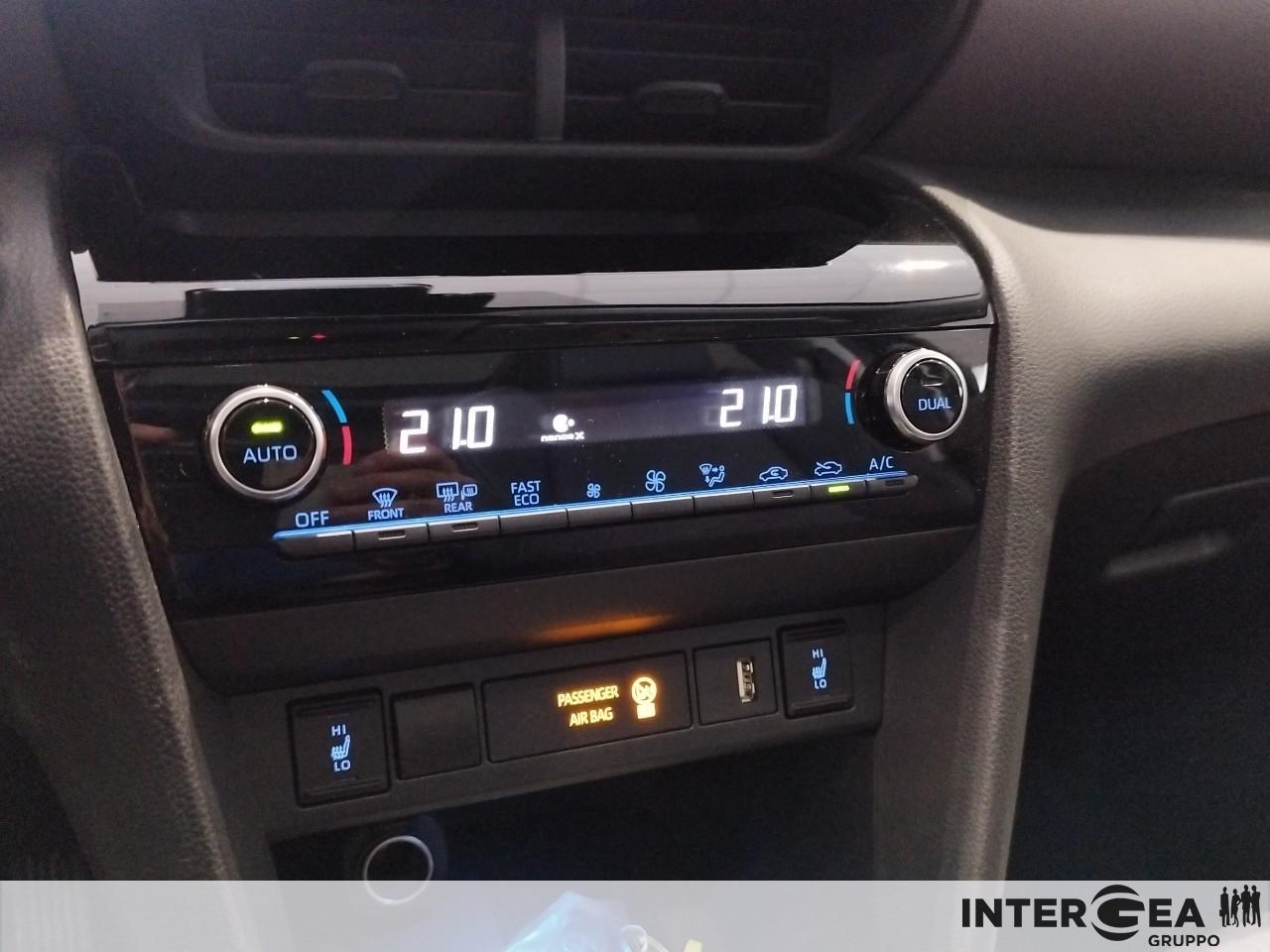 TOYOTA Yaris Cross 1.5h Lounge fwd 116cv e-cvt