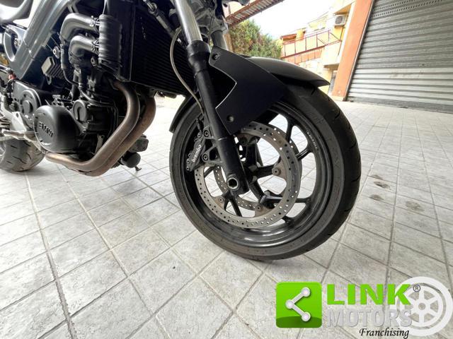 BMW F 800 R .