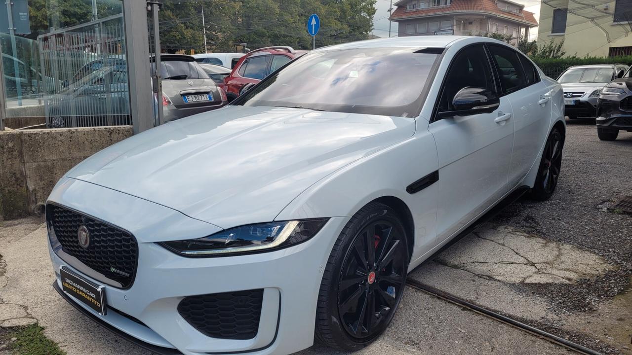 Jaguar XE 2.0 D 204 CV AWD 4X4 Dynamic Black