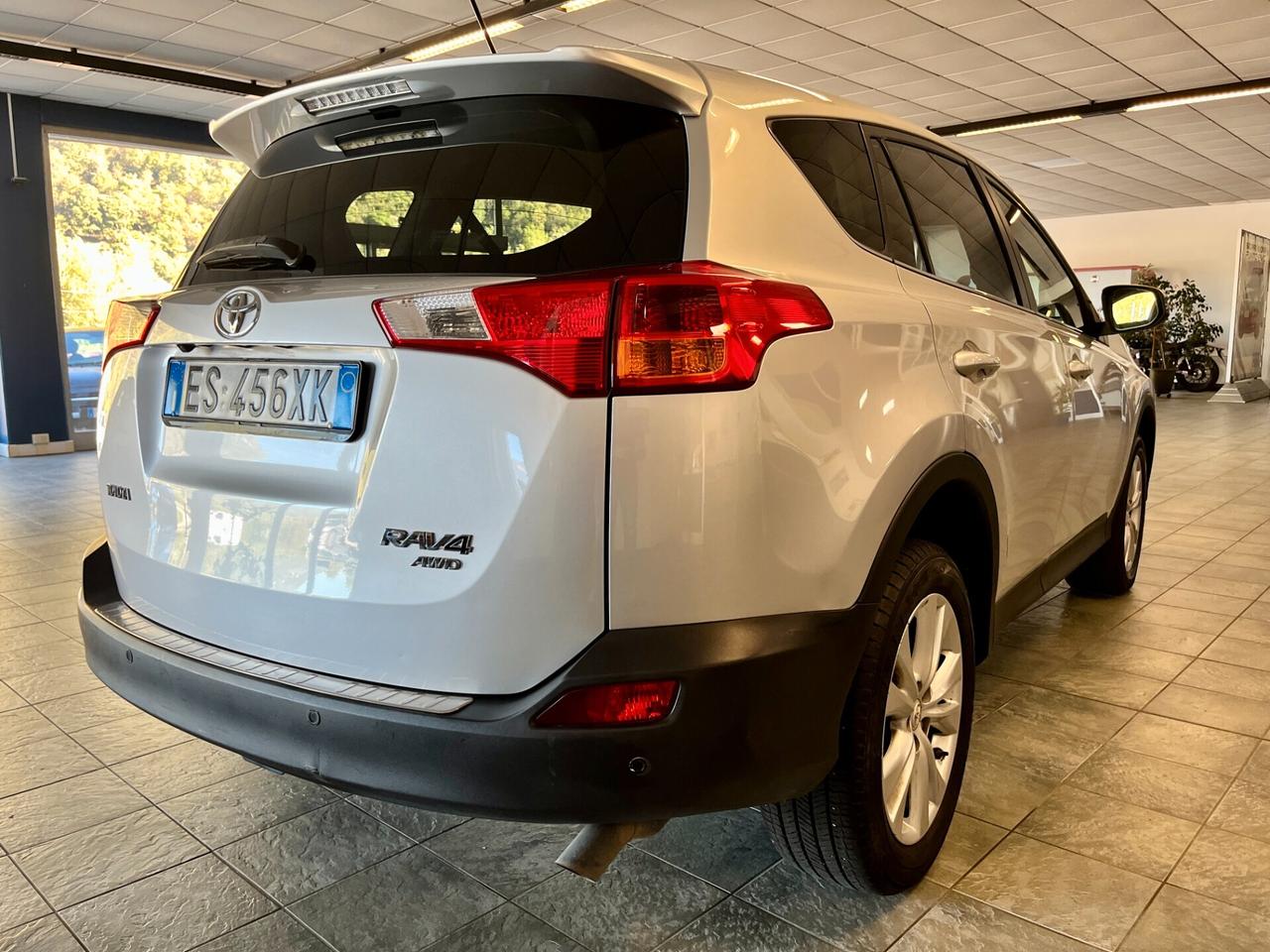Toyota RAV 4 RAV4 2.2 D-CAT 4X4 CAMBIO AUTOMATICO Lounge